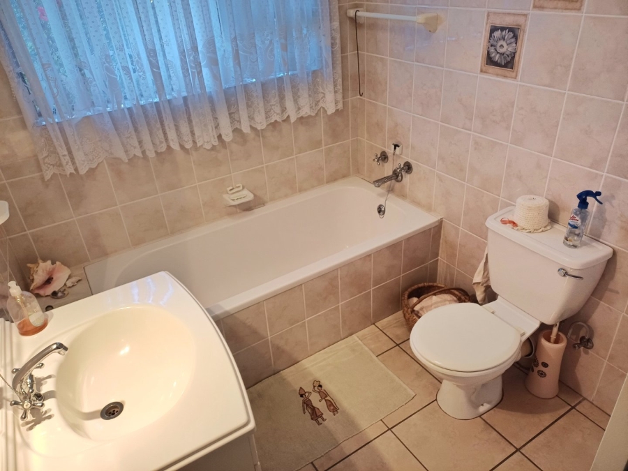 4 Bedroom Property for Sale in Hersham Western Cape